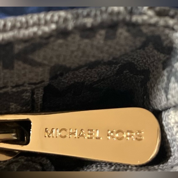 Michael Kors Crossbody Bag - Picture 5 of 7